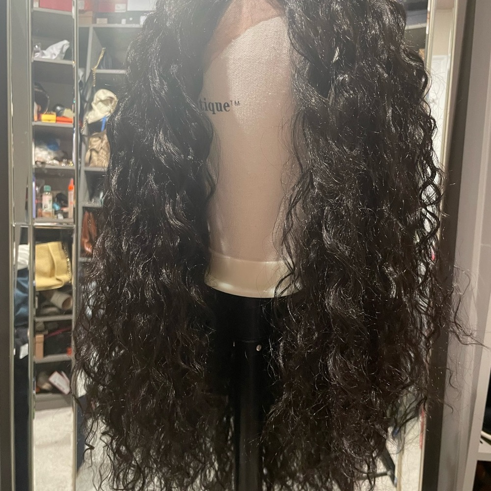 Lace wig - Picture 6 of 9